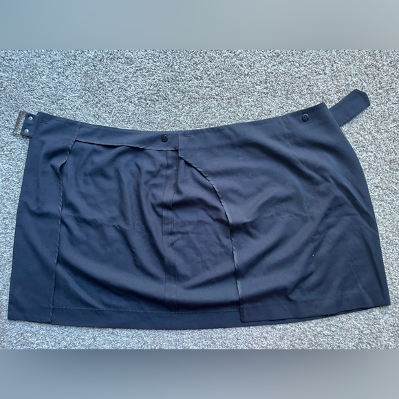 CLUB MONACO - skirt with wrap buckle - size 2 - Picture 4 of 8